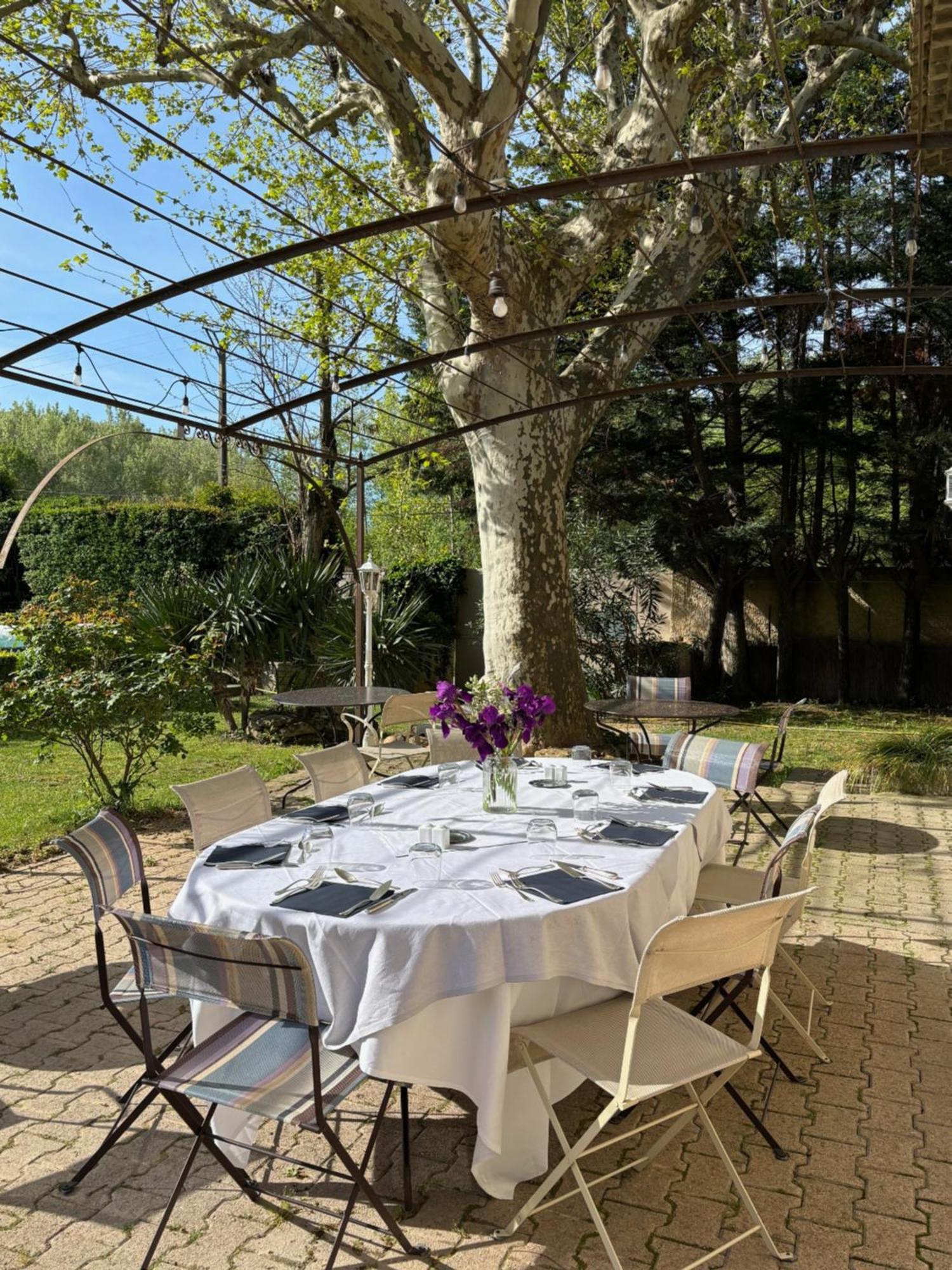Logis Hotel La Sommellerie Шатонёф-дю-Пап Экстерьер фото
