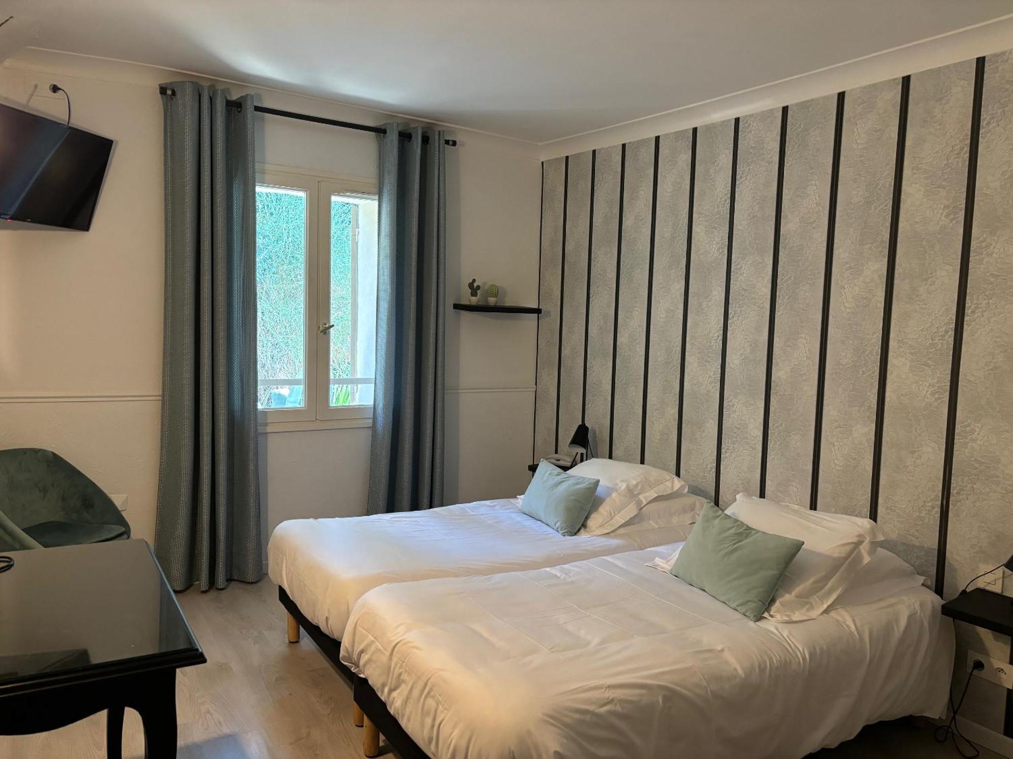 Logis Hotel La Sommellerie Шатонёф-дю-Пап Экстерьер фото