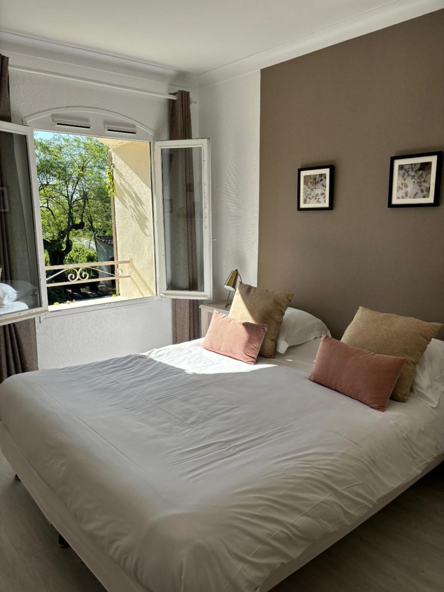 Logis Hotel La Sommellerie Шатонёф-дю-Пап Экстерьер фото