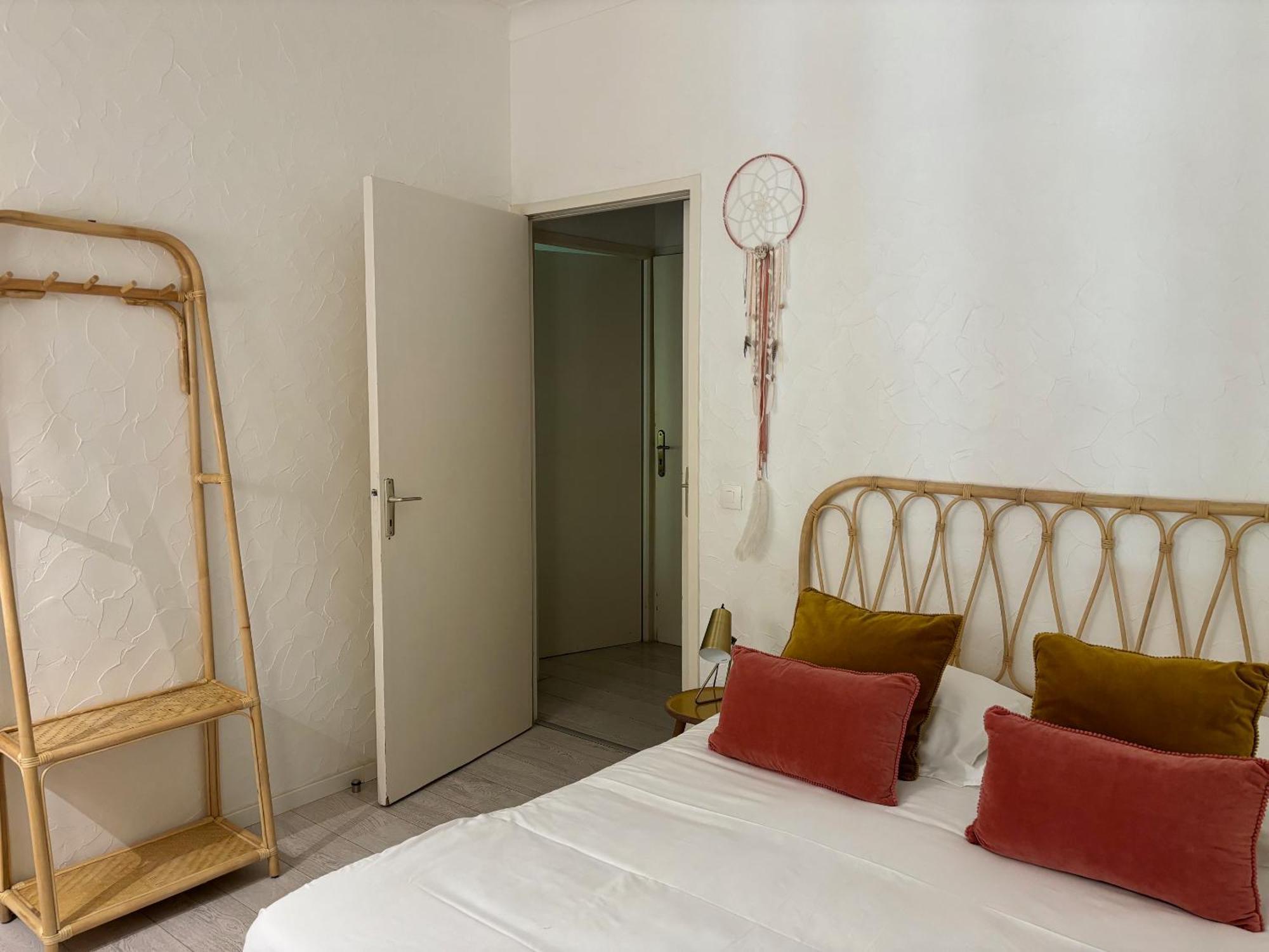 Logis Hotel La Sommellerie Шатонёф-дю-Пап Экстерьер фото