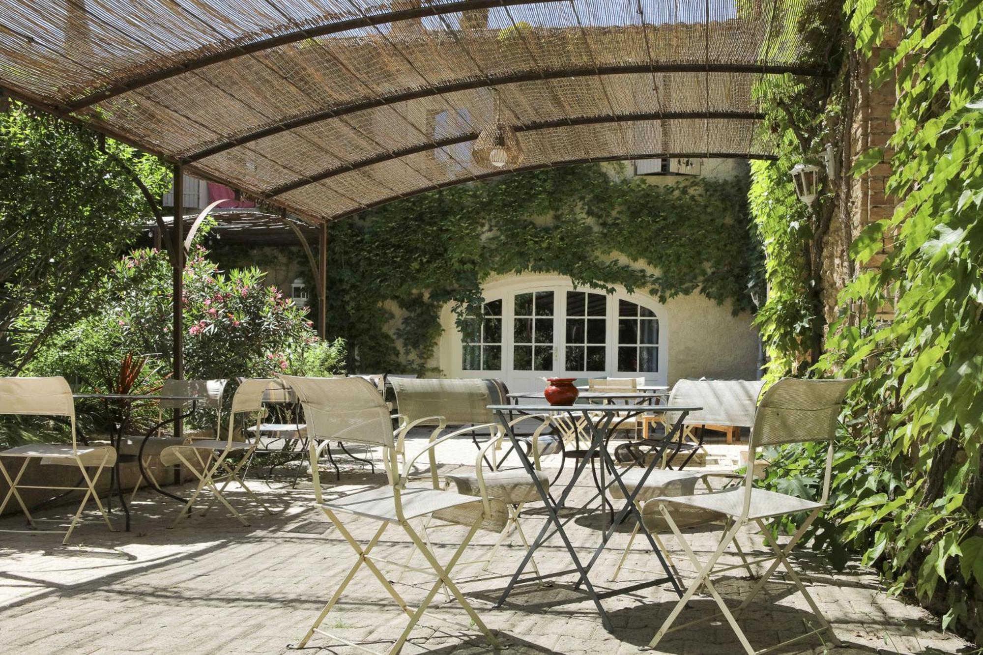 Logis Hotel La Sommellerie Шатонёф-дю-Пап Экстерьер фото