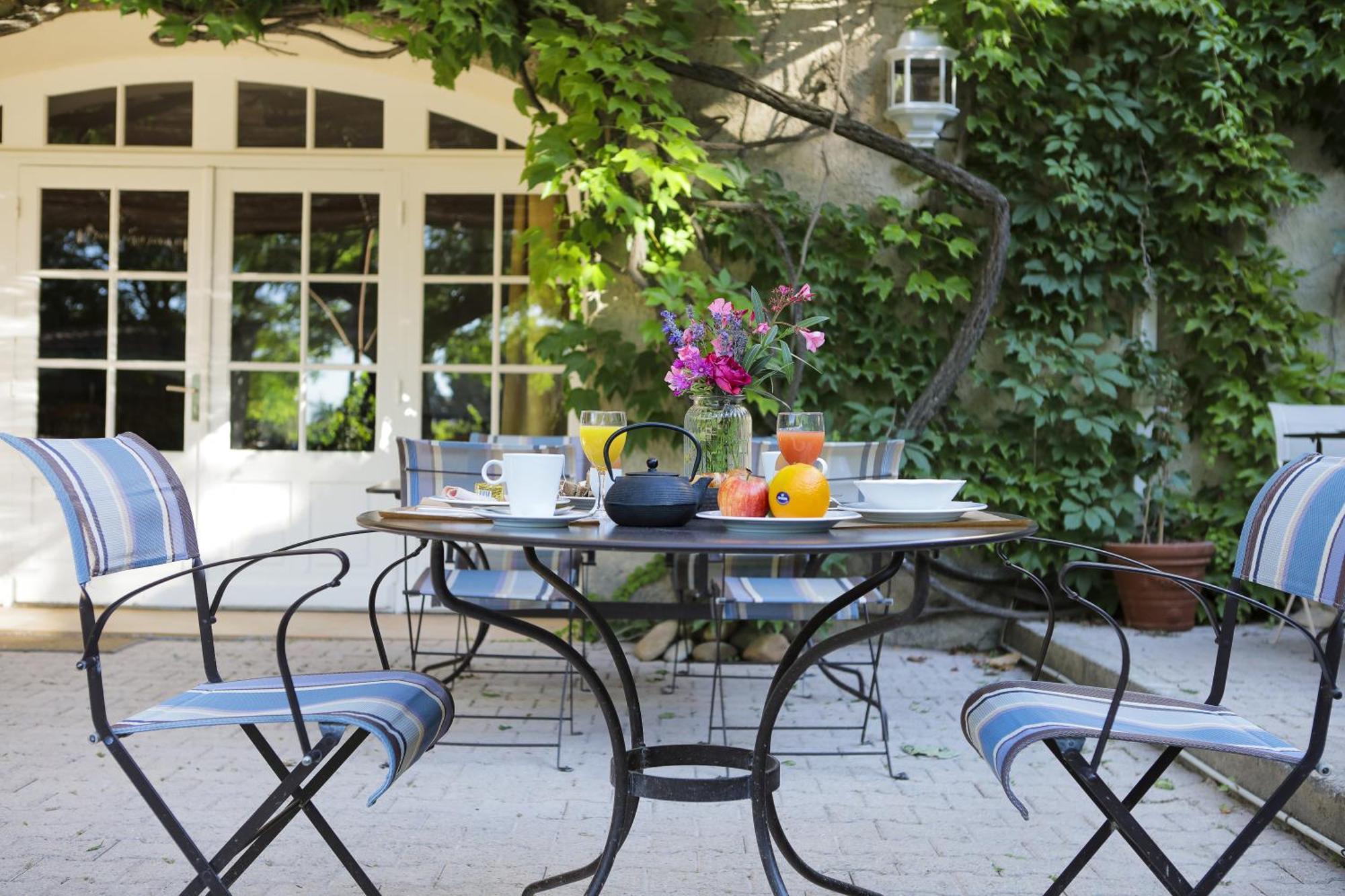 Logis Hotel La Sommellerie Шатонёф-дю-Пап Экстерьер фото
